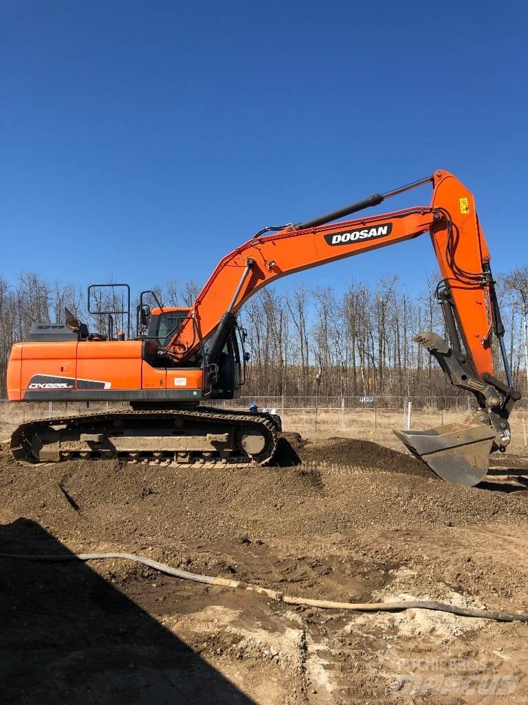 Develon DX225LC-5 Escavadeiras de esteiras