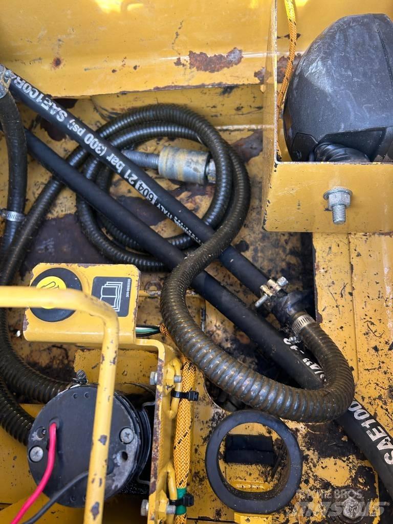 CAT 313 F LGC Escavadeiras de esteiras