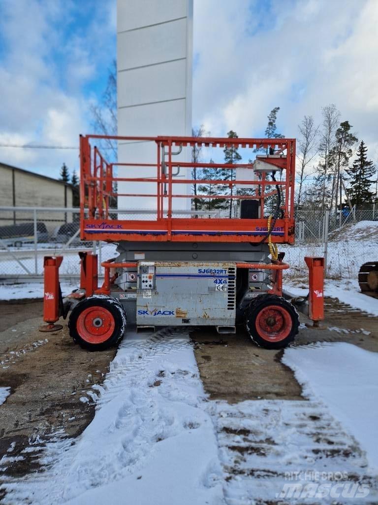 SkyJack SJ 6832 RT Elevadores de tesoura