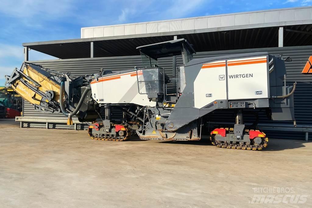 Wirtgen W 220 FI Moinhos de asfalto a frio