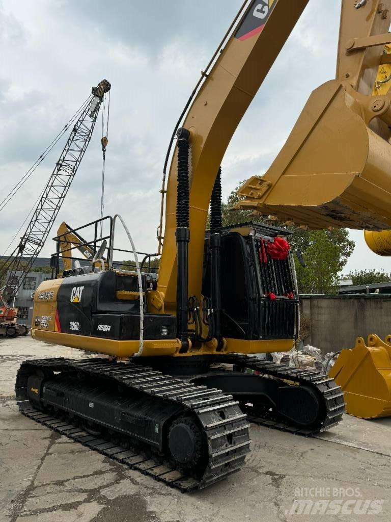 CAT 326D2 Escavadeiras de esteiras