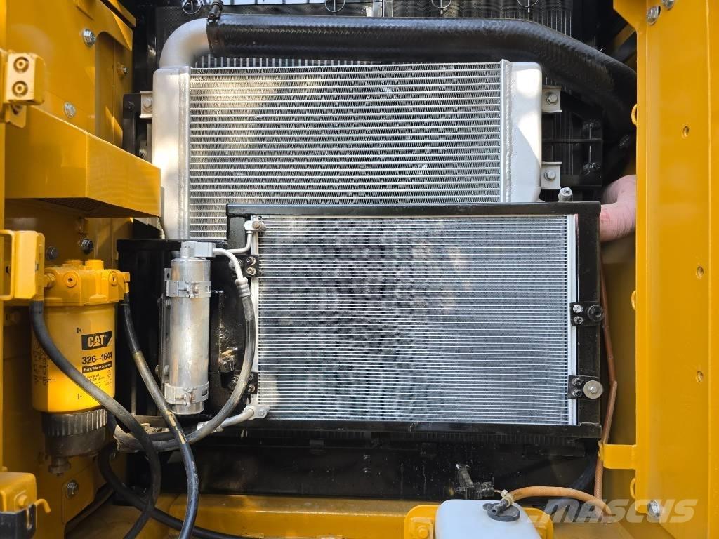 CAT 320D2 Escavadeiras de esteiras