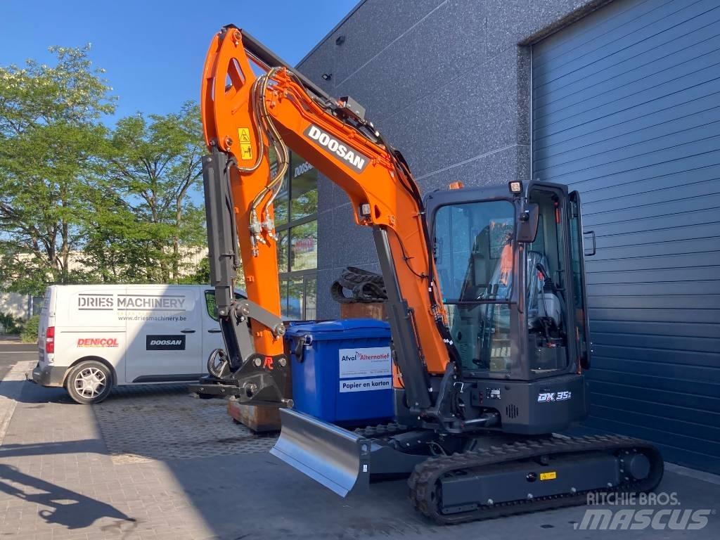 Develon DX 35 Z-7 Miniescavadeiras