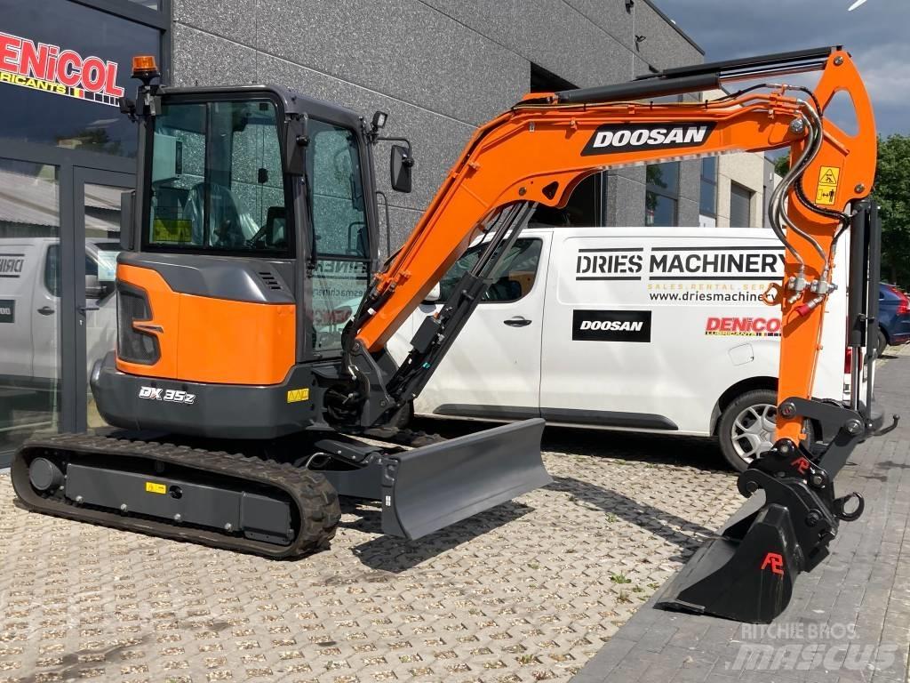 Develon DX 35 Z-7 Miniescavadeiras