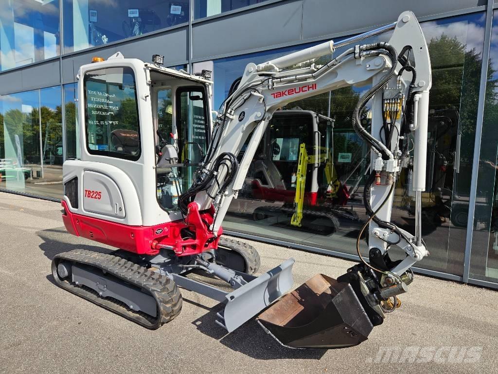 Takeuchi TB 225 Miniescavadeiras