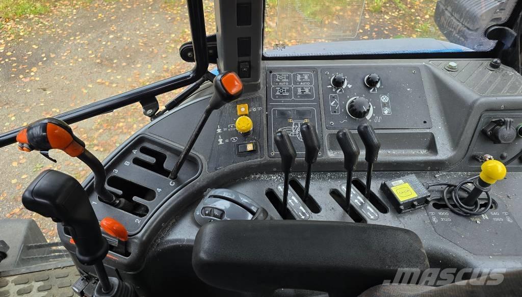 New Holland TM 120 Tratores Agrícolas usados