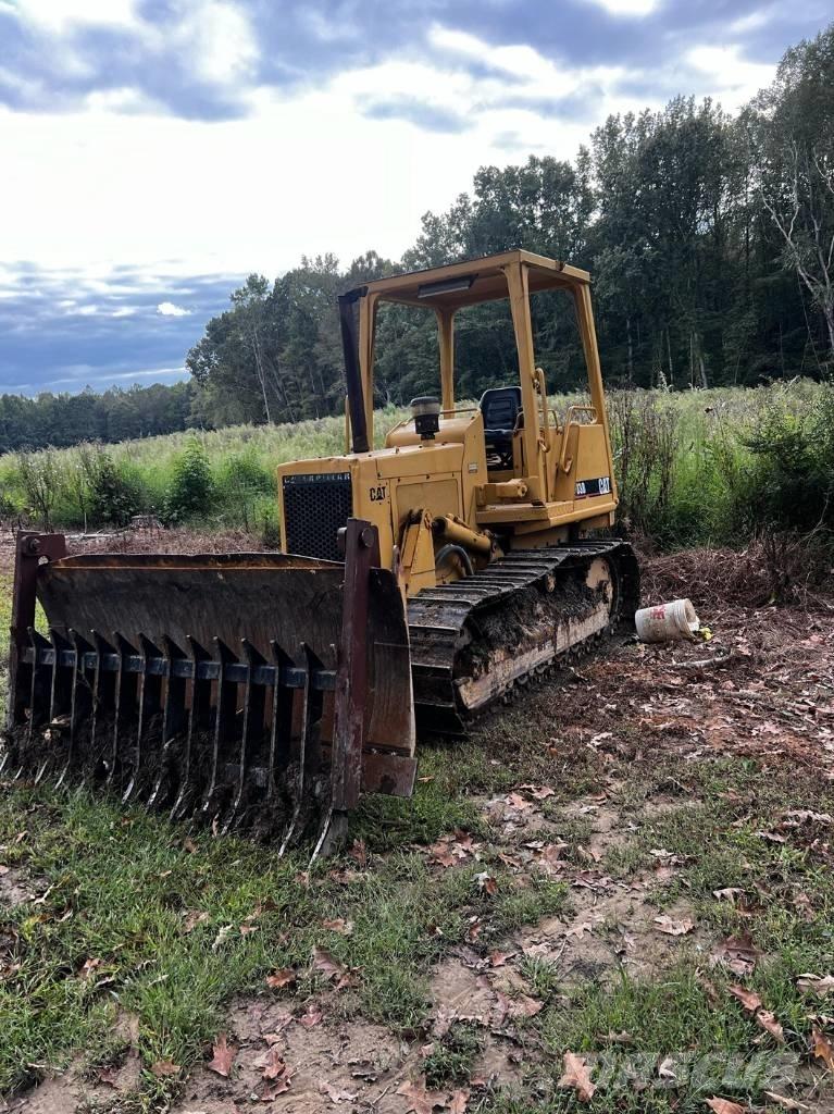 CAT D 3 B Dozers - Tratores rastos