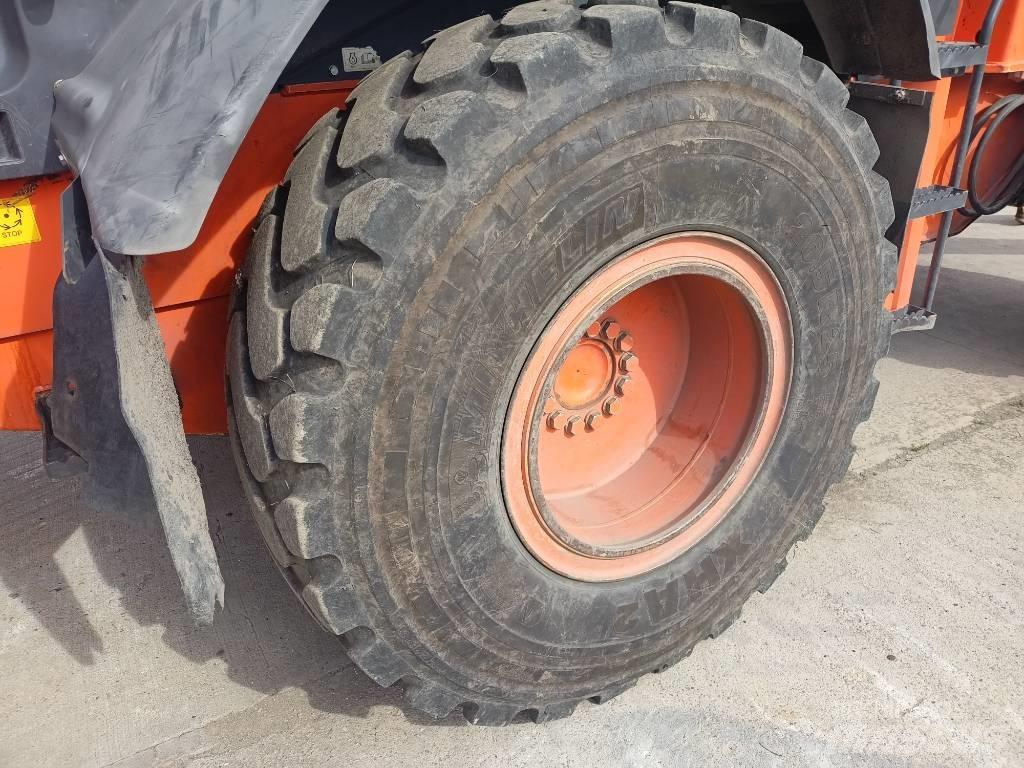 Hitachi ZW150 Carregadeiras de rodas
