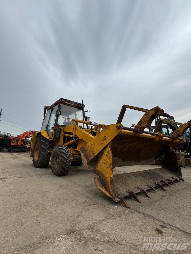 JCB 3 CX Retroescavadeiras