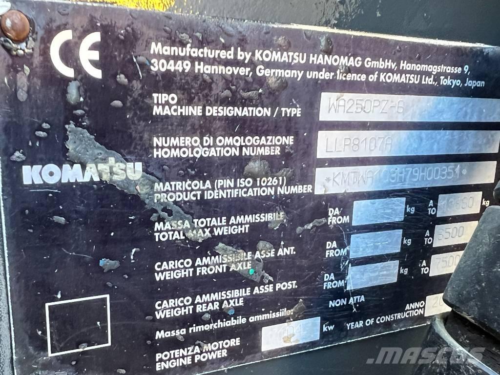 Komatsu WA 250 PZ-6 Carregadeiras de rodas