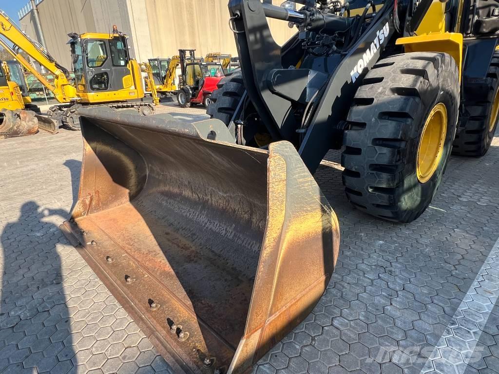 Komatsu WA 250 PZ-6 Carregadeiras de rodas