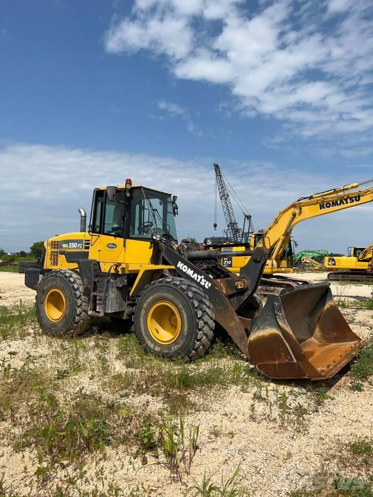 Komatsu WA 250 PZ-6 Carregadeiras de rodas