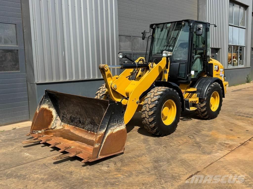 CAT 908M Carregadeiras de rodas