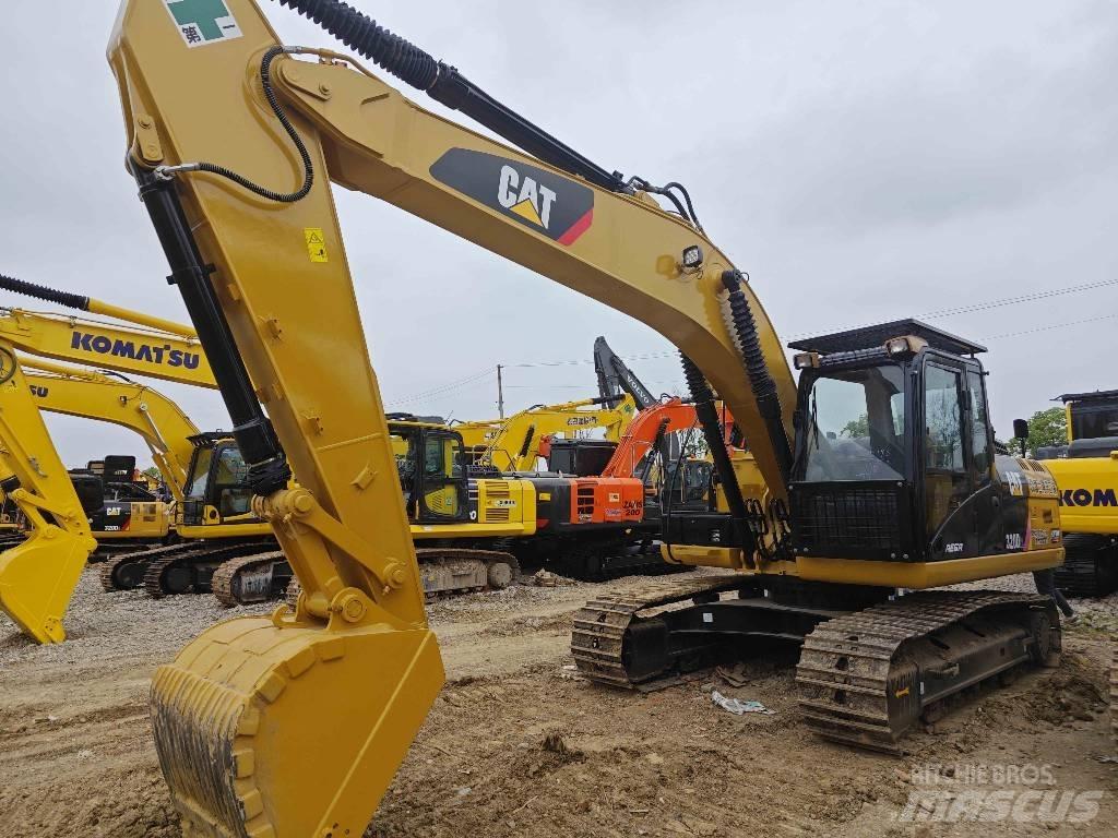 CAT CAT320d Escavadoras Midi 7t - 12t