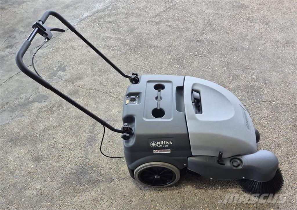 Nilfisk SW 750 Varredoras