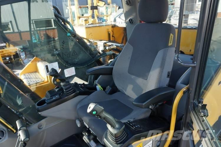 Volvo EC 250 E NL Escavadeiras de esteiras