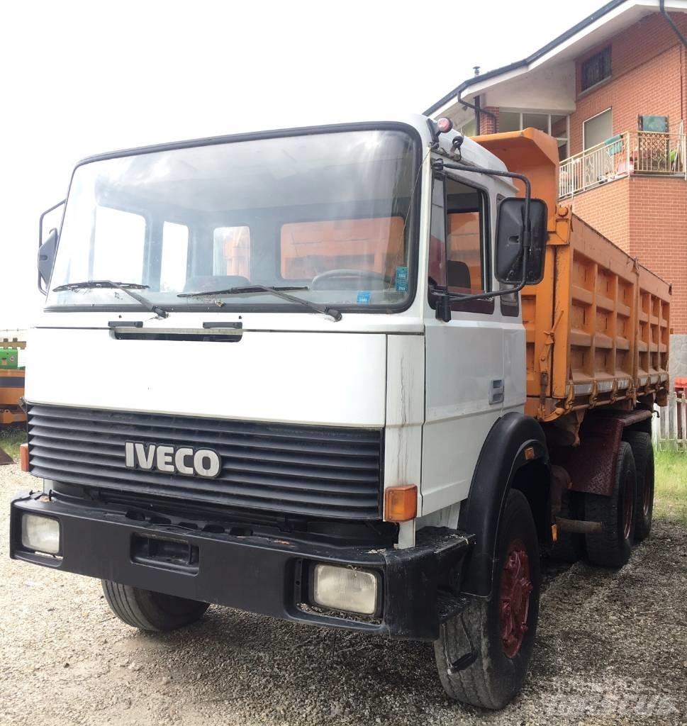 Iveco 330-26 Camiões basculantes