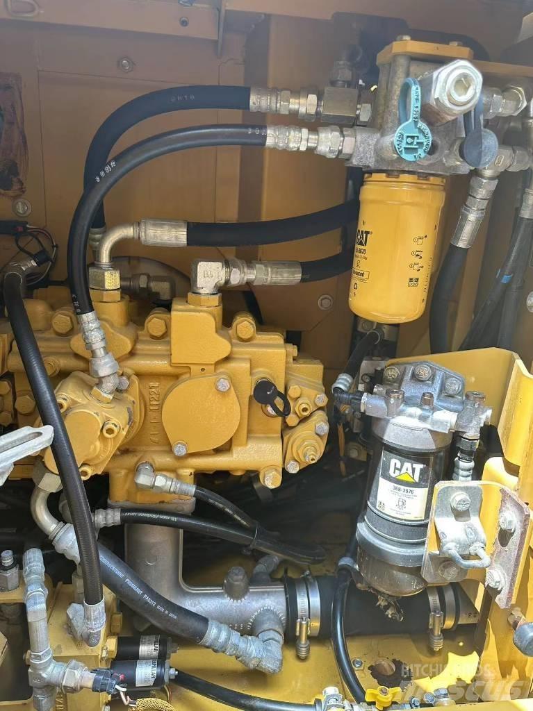CAT CAT390FL Escavadoras Midi 7t - 12t