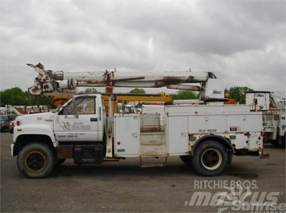 Altec D845B Plataformas aéreas montadas em camião