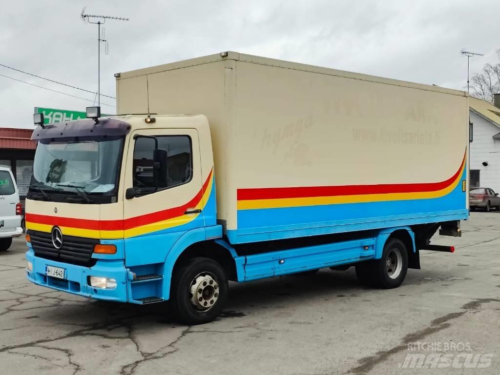 Mercedes-Benz 1223 Caminhões de caixa fechada