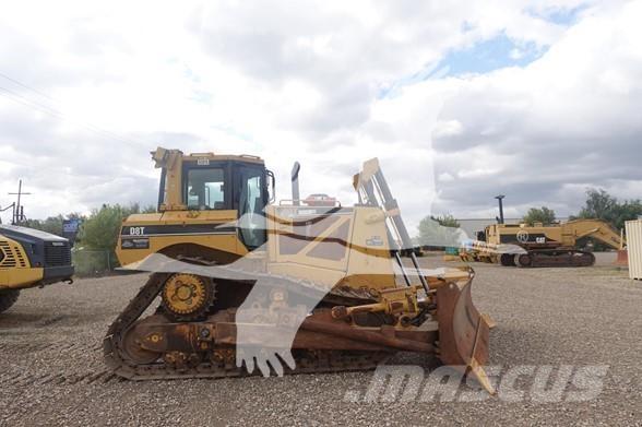 CAT D8T Dozers - Tratores rastos