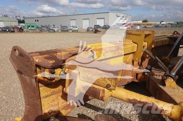CAT D8T Dozers - Tratores rastos