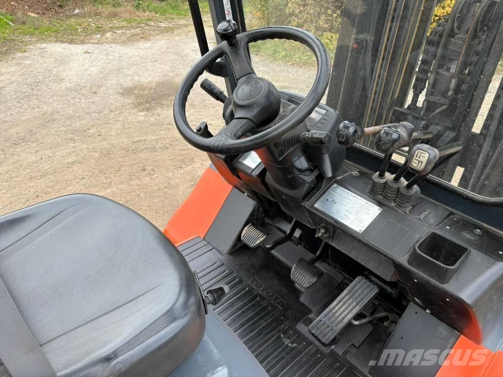 Toyota 7 FDA 50 Empilhadores Diesel