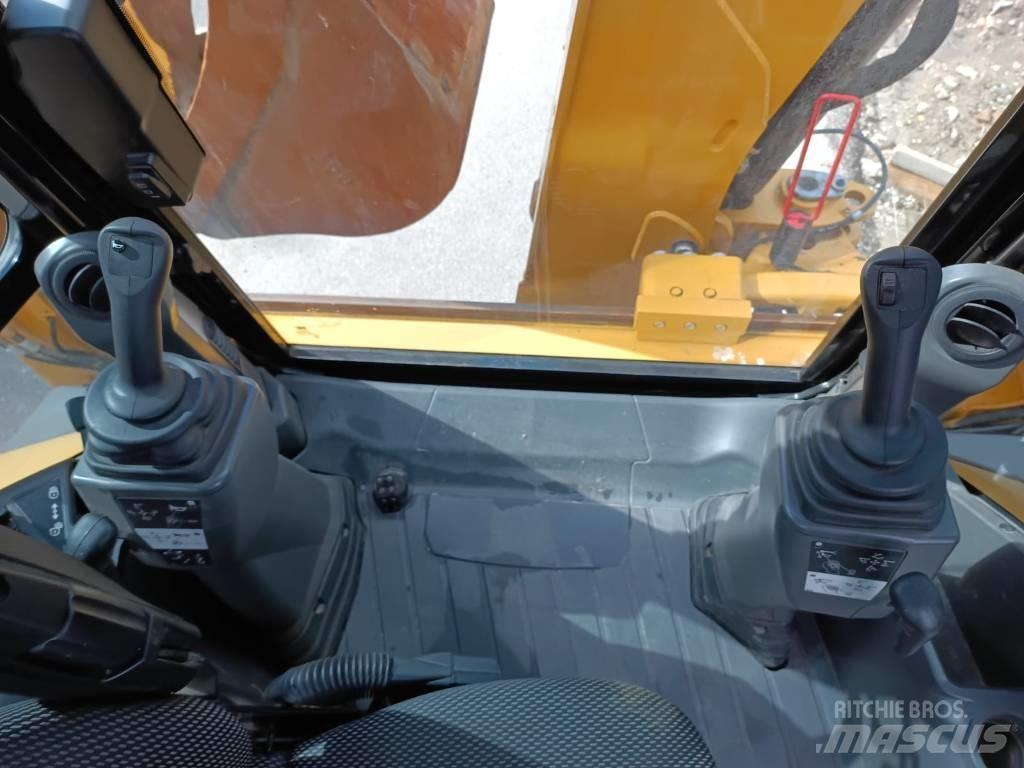 CAT 432 Retroescavadeiras