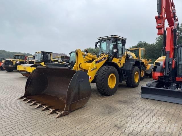 Komatsu WA 320 Carregadeiras de rodas