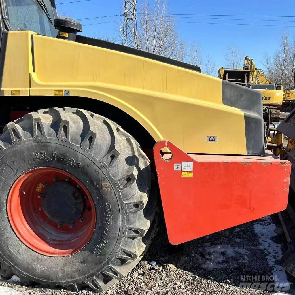 Dynapack CA702 Cilindros Compactadores monocilíndricos