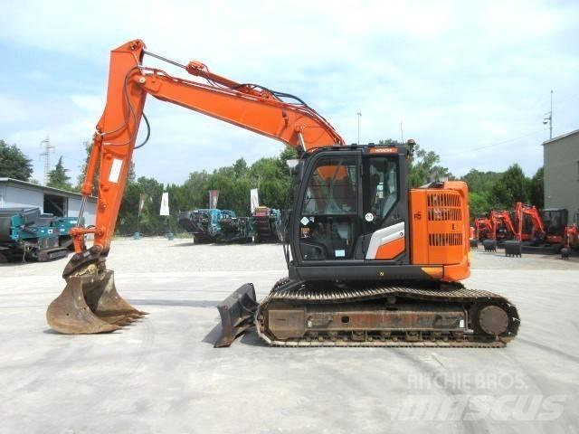 Hitachi ZX 135 US-7 Escavadeiras de esteiras
