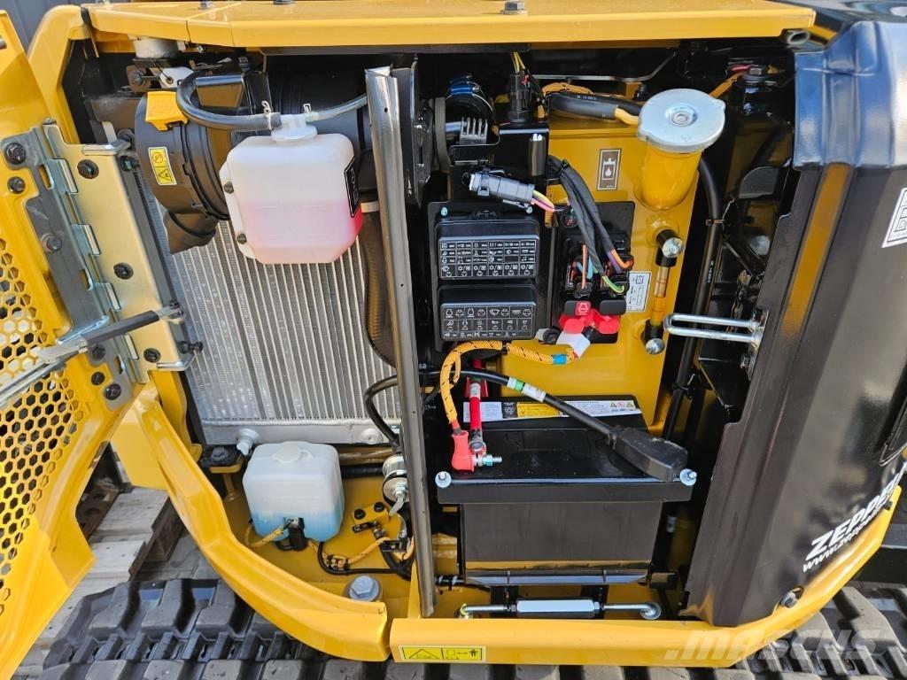 CAT 302.7 CR Miniescavadeiras