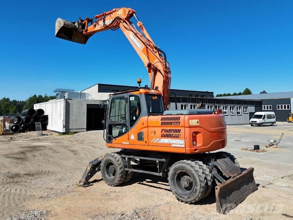 Doosan DX 140 W Escavadoras de rodas