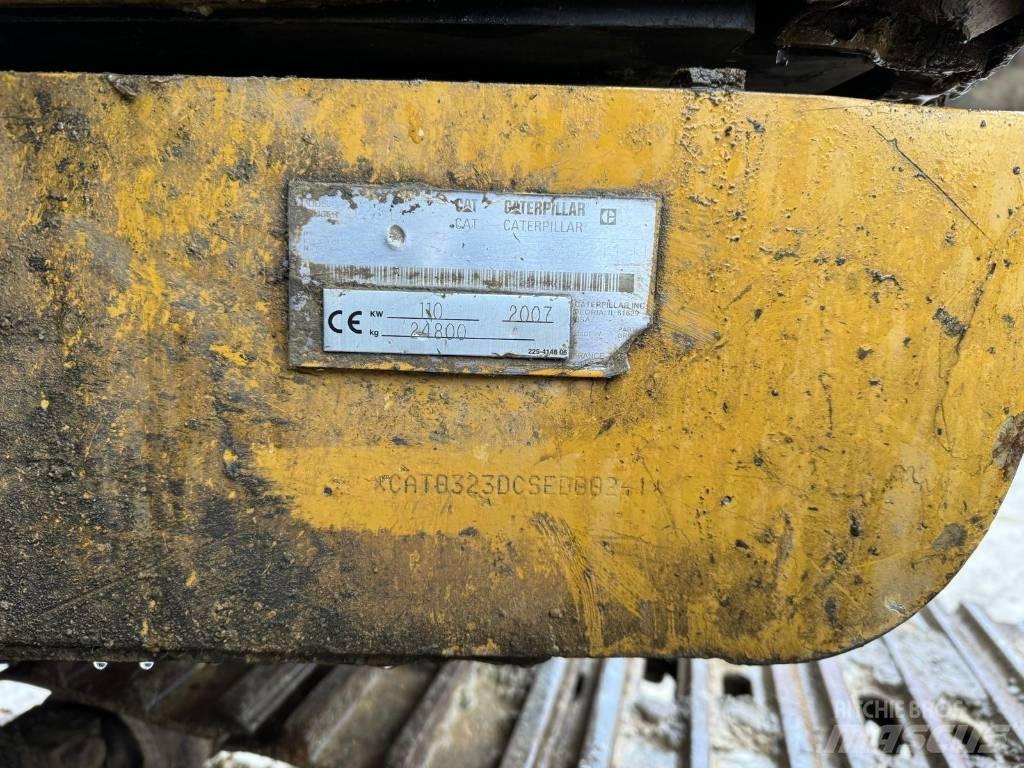 CAT 323 D Escavadeiras de esteiras