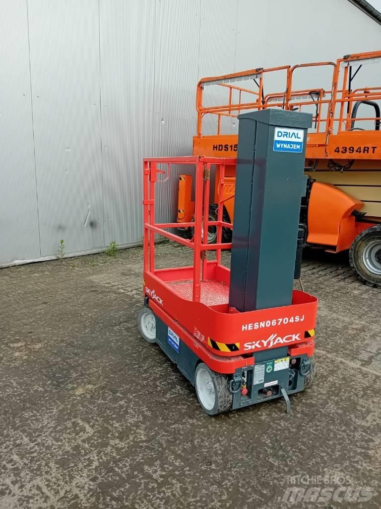 SkyJack SJ 16 Plataformas de Mastro Vertical
