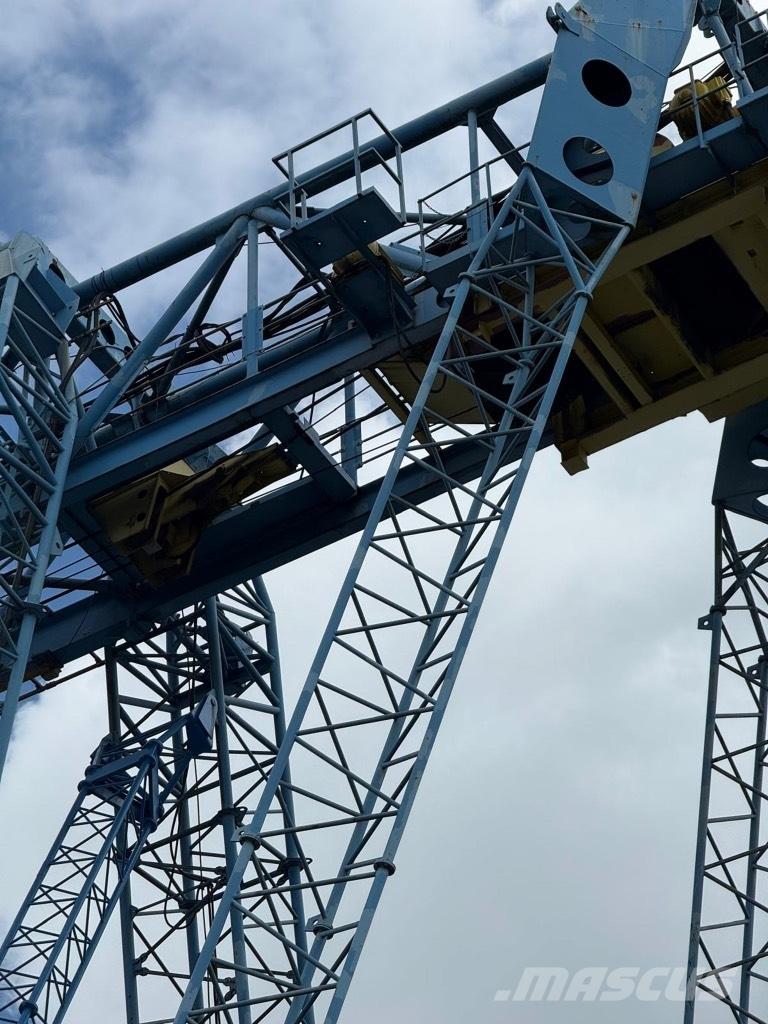 Voest Alpine P22 Outras gruas