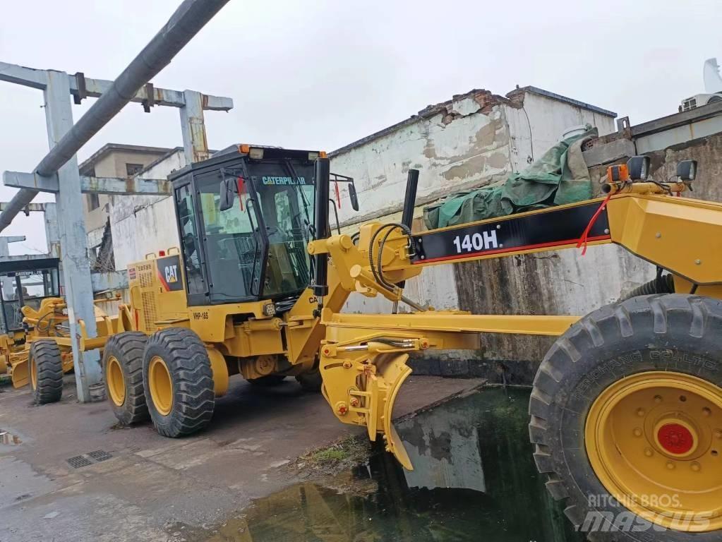 CAT 140 H Espaços verdes - Outros
