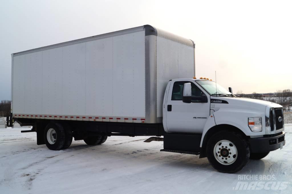 Ford F 750 Caminhões de caixa fechada