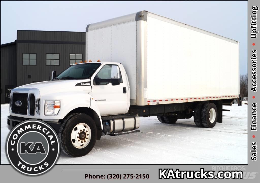 Ford F 750 Caminhões de caixa fechada