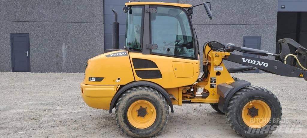 Volvo L 25 F Carregadeiras de rodas