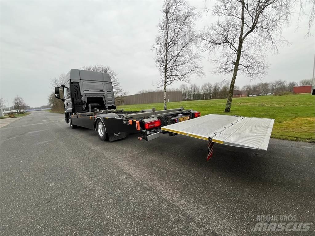 MAN TGL 8.220 Caminhões de caixa fechada