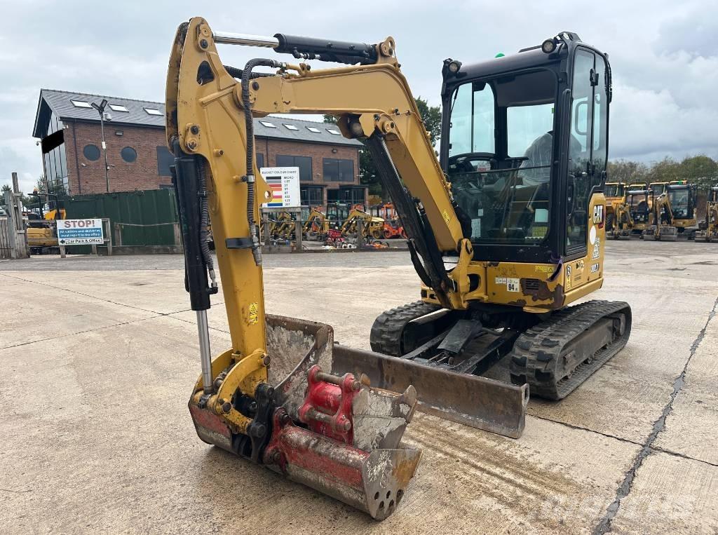 CAT 302.7 CR Miniescavadeiras