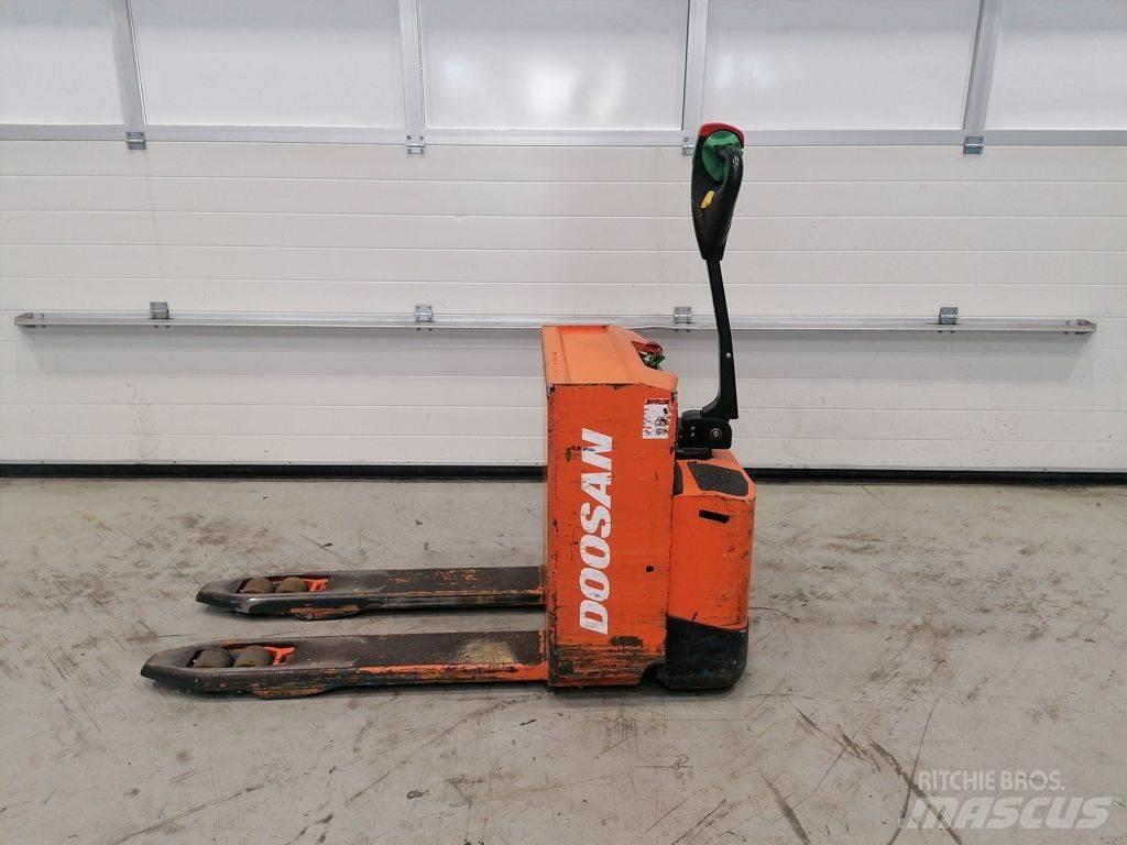 Doosan LEDH20M Porta palettes