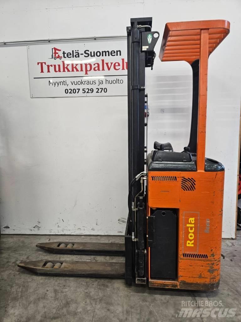 Rocla SST 16 Empilhador para operador externo