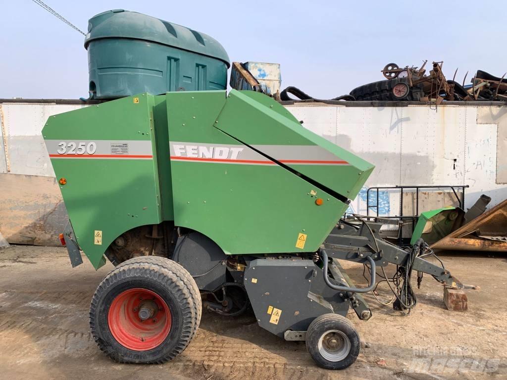 Fendt 3250 Enfardadeira de rolos