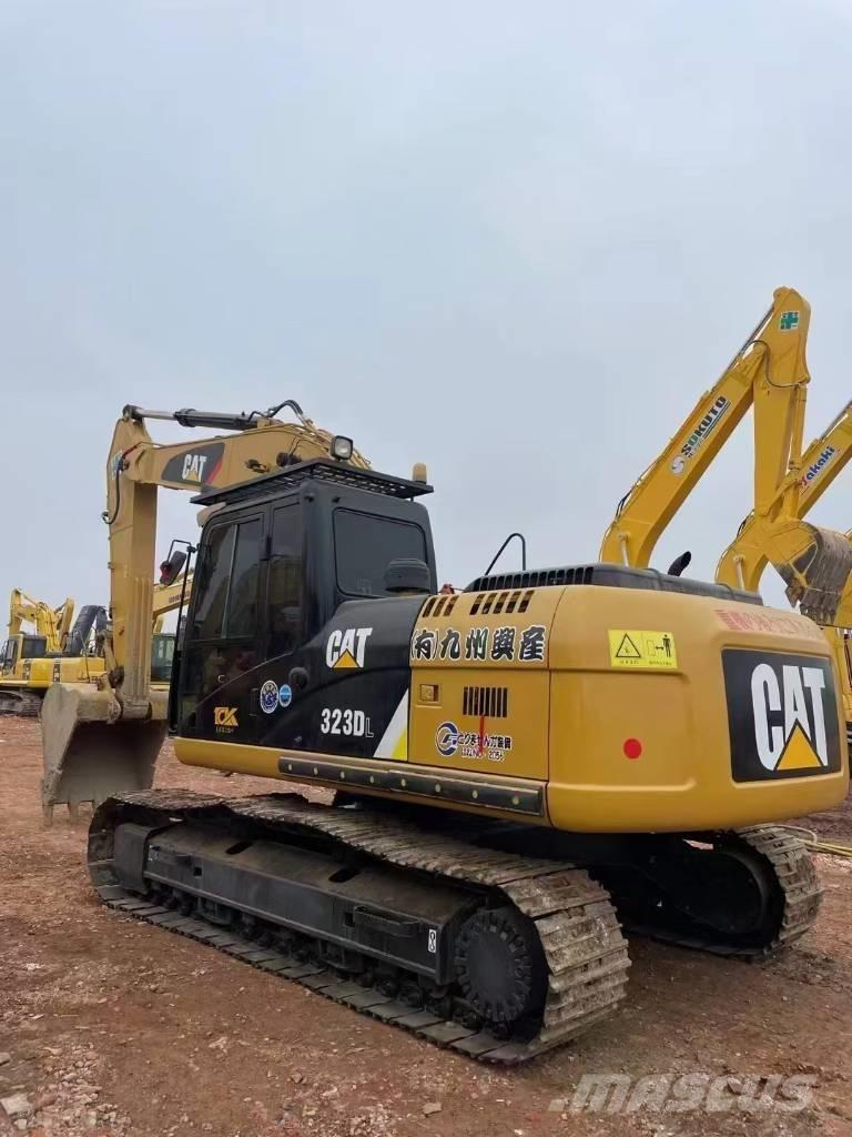 CAT 323 D L Escavadeiras de esteiras