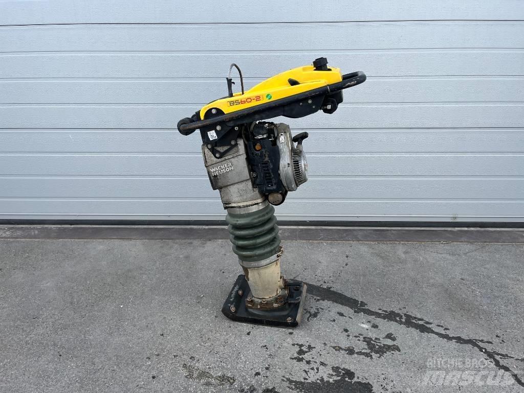 Wacker BS60 Stamp Saltitões