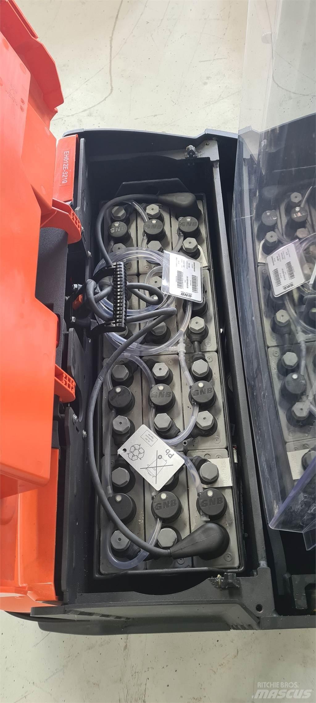Toyota SWE120L Empilhador para operador externo