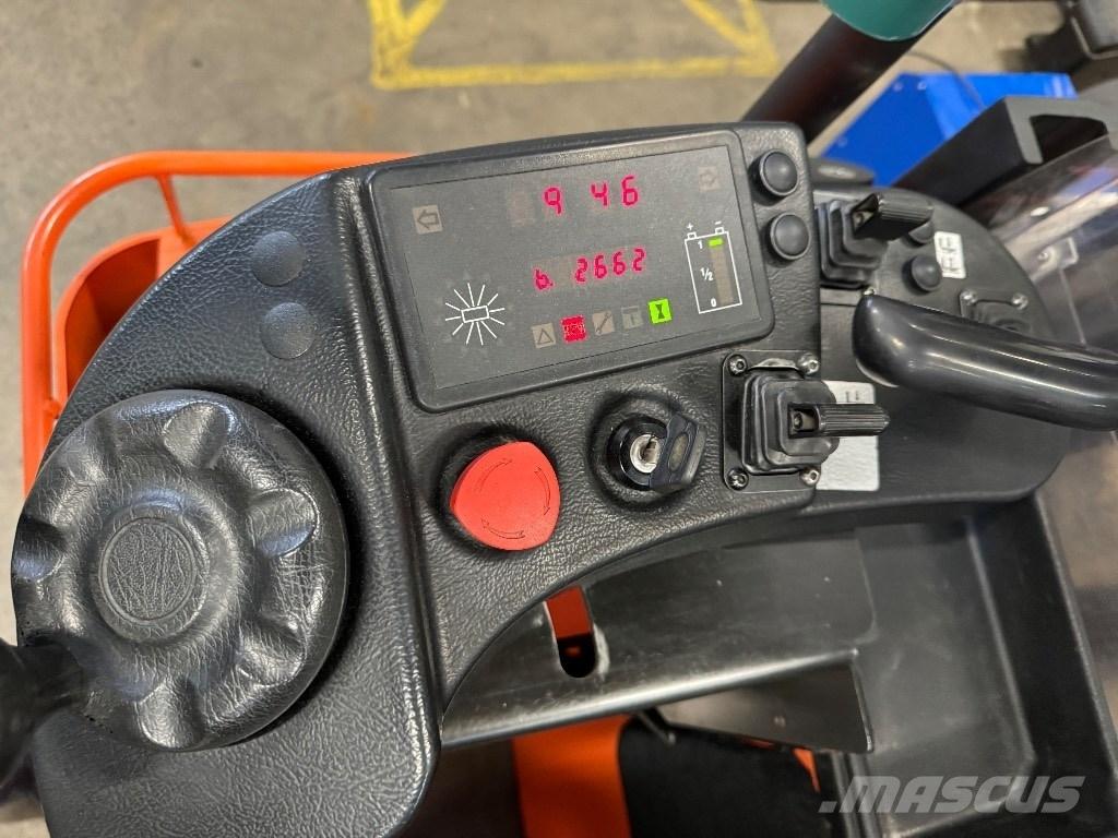 Toyota SSE135L Self propelled stackers