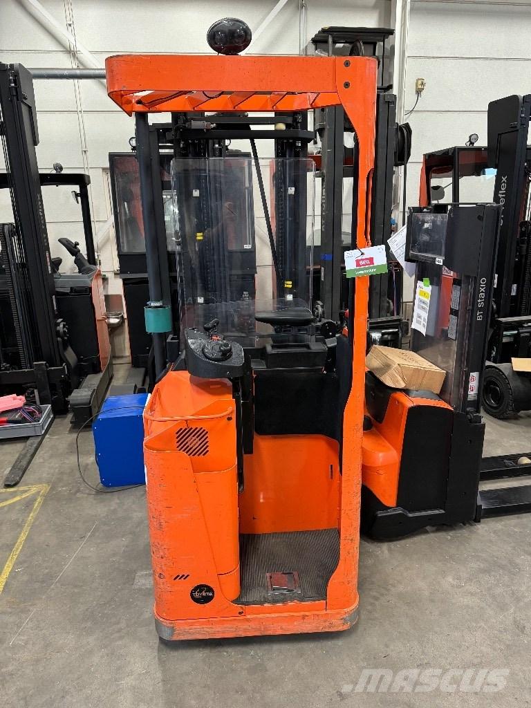 Toyota SSE135L Self propelled stackers